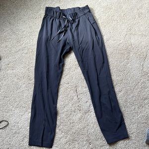 lululemon grey joggers; size 4